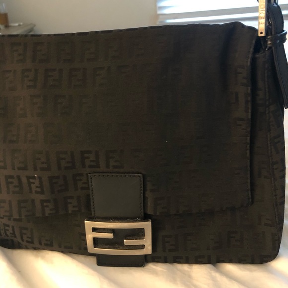 FENDI Mamma Baguette - Picture 3 of 9